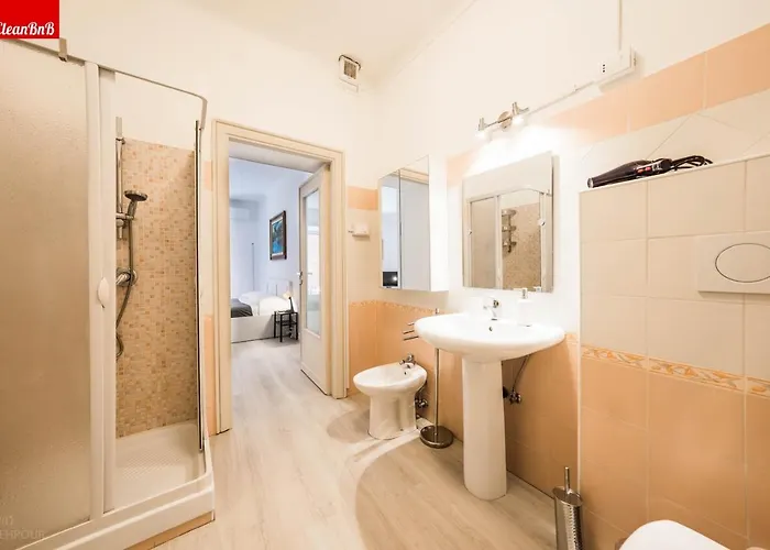 Guesthost - La Finestra Sui Palazzi Di Apartamento *